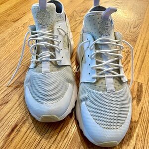 Nike Huarache White Athletic Shoes